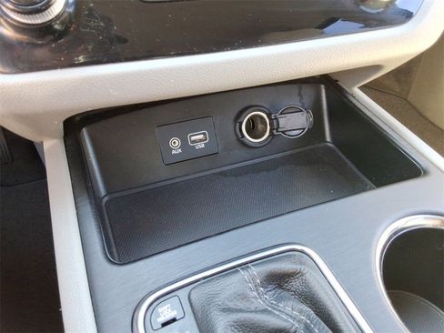 Used 2021 Kia Sedona LX image 33