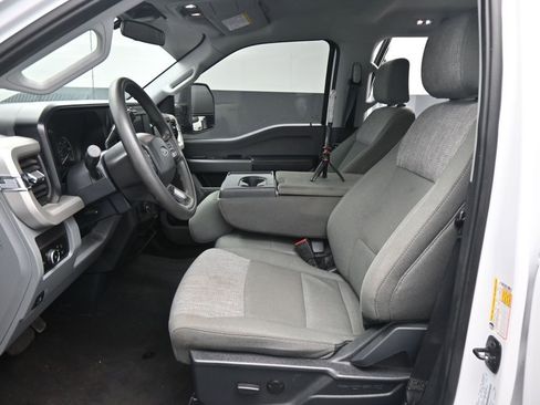 Certified 2025 Ford F250 XLT AWD/4WD image 5