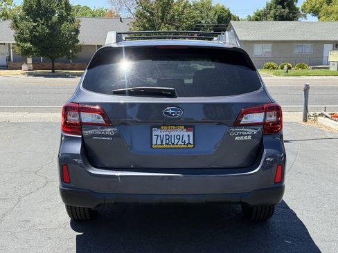Used 2017 Subaru Outback 2.5i Premium AWD/4WD image 4