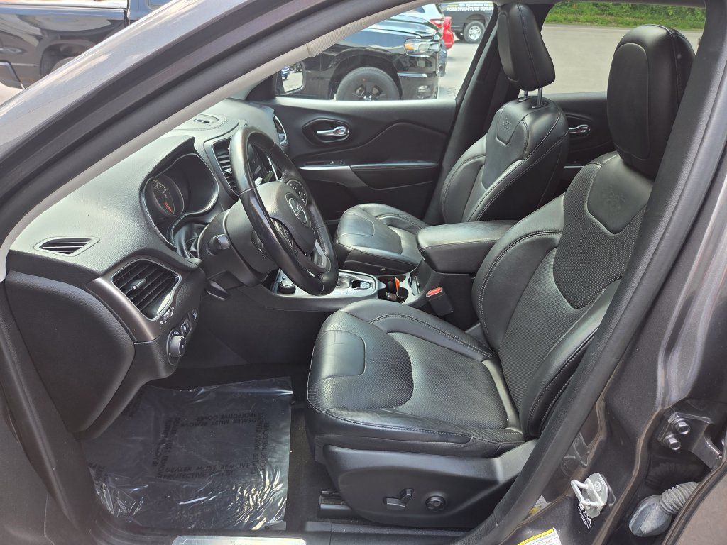 Used 2021 Jeep Cherokee Limited AWD/4WD image 11