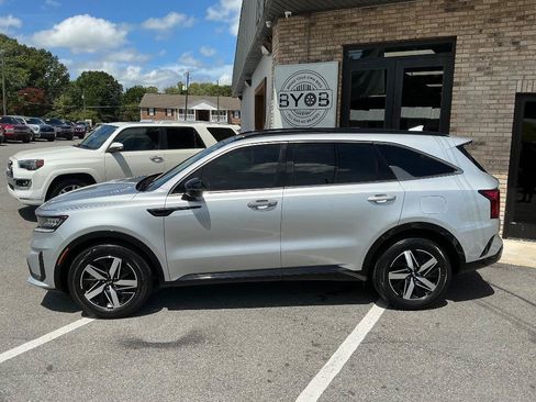 Used 2021 Kia Sorento S w/ Panoramic Sunroof Package FWD image 2