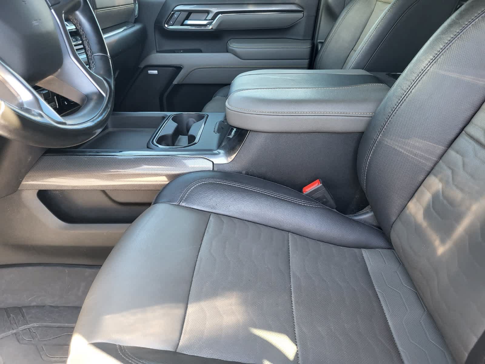 Used 2024 Chevrolet Silverado 2500 ZR2 w/ Technology Package AWD/4WD image 25