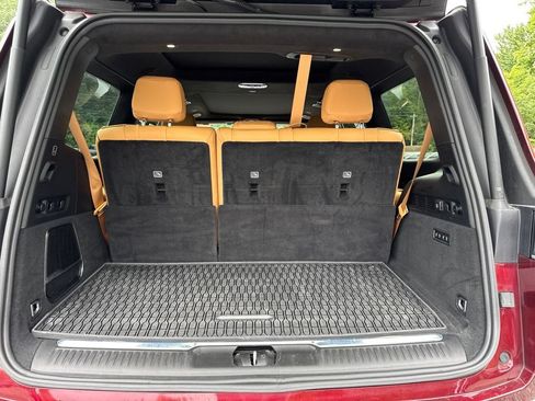 Used 2025 Jeep Grand Wagoneer Series III w/ Rear Seat Video Group 1 AWD/4WD image 10