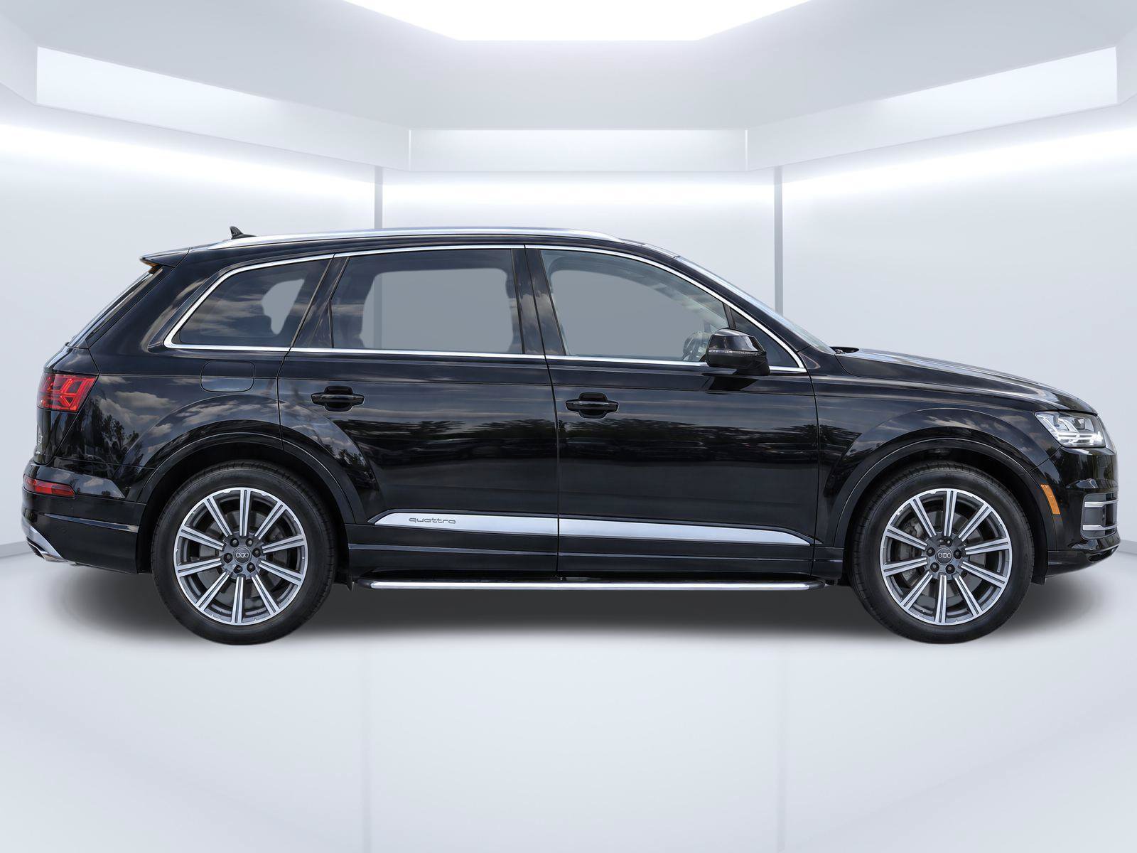 Used 2018 Audi Q7 3.0T Premium Plus w/ Premium Plus Package AWD/4WD image 8