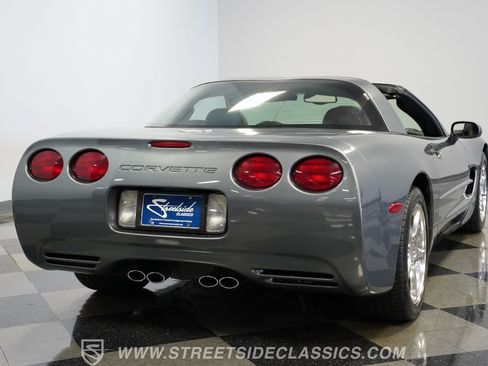 Used 2003 Chevrolet Corvette Coupe w/ Preferred Equipment Group RWD image 12