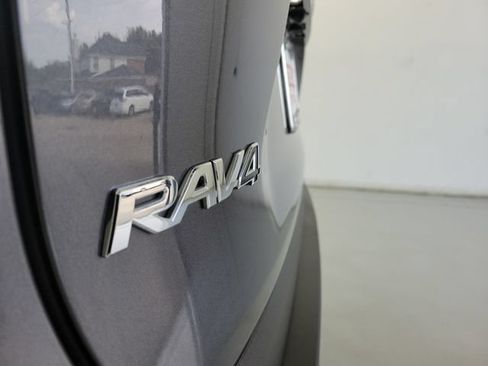 Used 2023 Toyota RAV4 XLE w/ Convenience Package FWD image 9