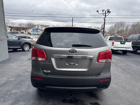 Used 2011 Kia Sorento LX w/ Convenience Pkg image 7