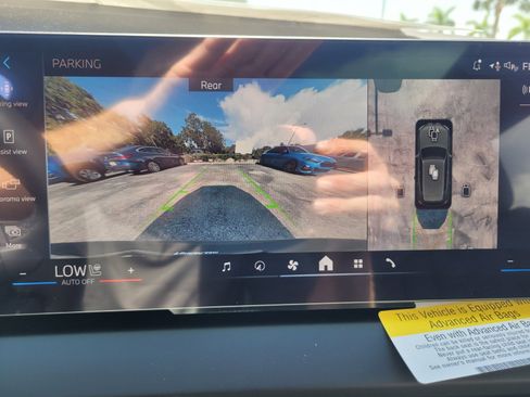 New 2025 BMW X3 xDrive30i w/ Premium Package image 23