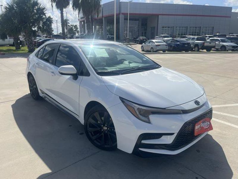 Certified 2023 Toyota Corolla SE image 1