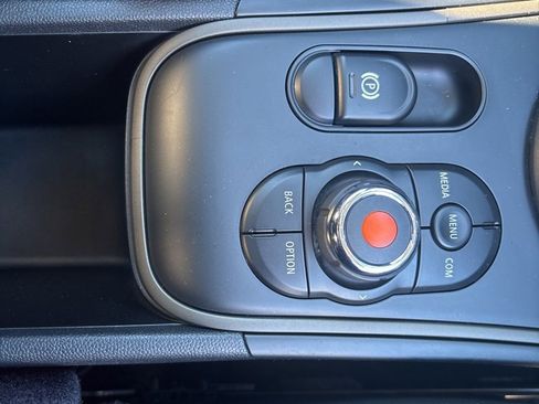 Used 2019 MINI Cooper Countryman w/ Premium Package image 30