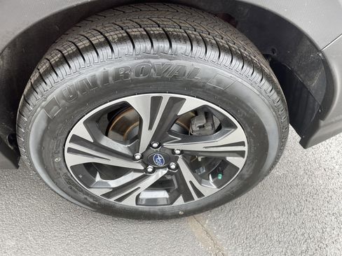 Used 2024 Subaru Crosstrek 2.0i Premium w/ Popular Package #3 image 40