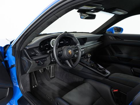 Used 2022 Porsche 911 GT3 RWD image 3