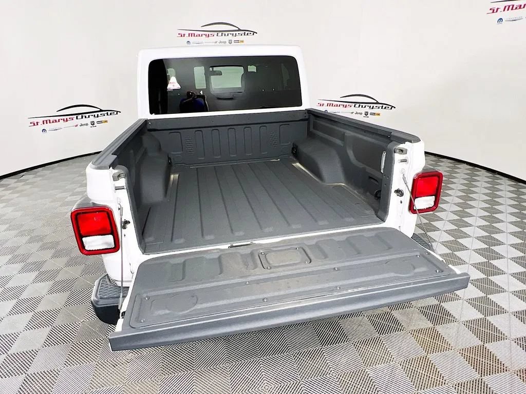 Used 2024 Jeep Gladiator Sport AWD/4WD image 24