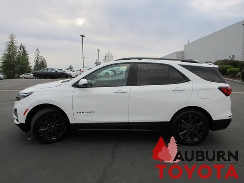 Used 2023 Chevrolet Equinox RS w/ RS Leather Package image 9