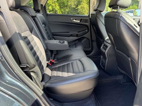 Used 2022 Ford Edge SEL w/ Convenience Package AWD/4WD image 16