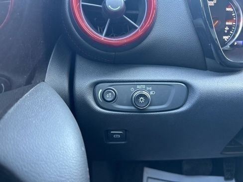 Used 2020 Chevrolet Blazer RS w/ LPO, Floor Liner Package image 40