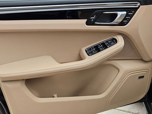 New 2026 Porsche Macan image 13