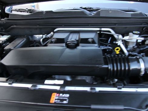 Certified 2024 Chevrolet Colorado ZR2 w/ Technology Package image 29