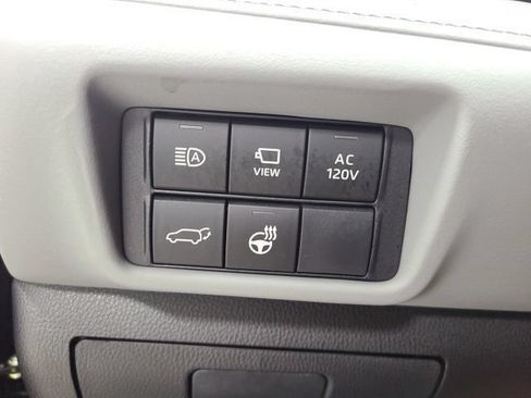 Used 2026 Toyota Highlander Platinum AWD/4WD image 42