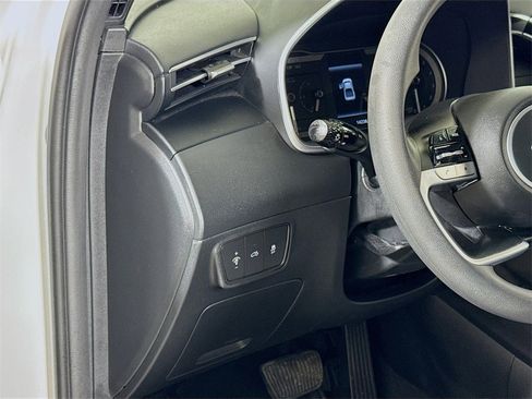 Used 2022 Hyundai Santa Cruz SEL image 8