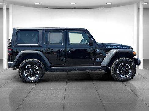 Used 2024 Jeep Wrangler Unlimited Rubicon 4xe AWD/4WD image 8