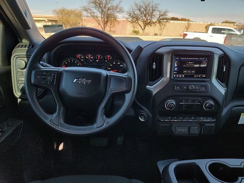 Used 2025 Chevrolet Silverado 1500 Custom Trail Boss w/ Turbomax Blackout Package image 6