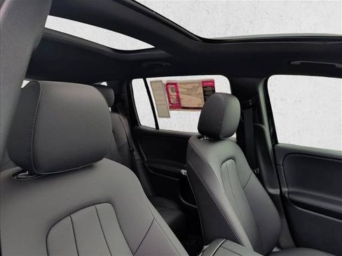 Used 2026 Mercedes-Benz GLB 250 image 21