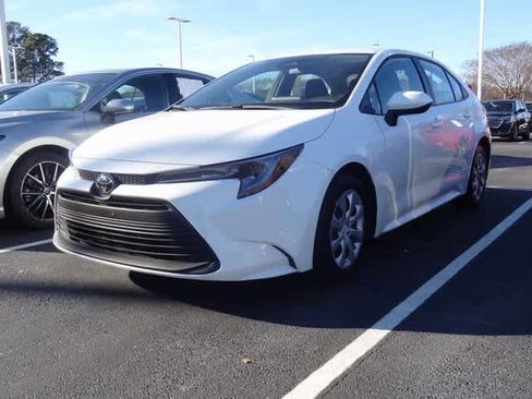 Used 2023 Toyota Corolla LE image 1