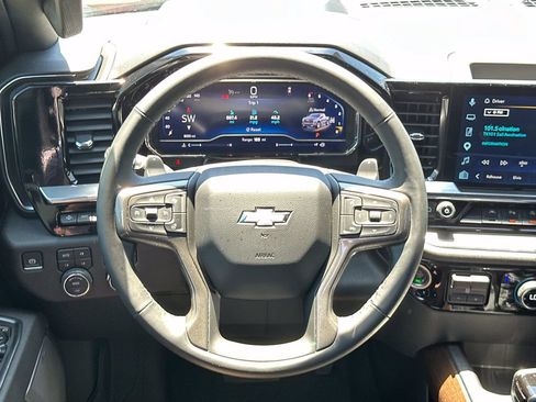 Used 2025 Chevrolet Silverado 1500 High Country w/ High Country Premium Package AWD/4WD image 16