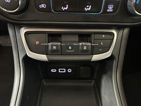 Used 2024 GMC Terrain SLE FWD image 19