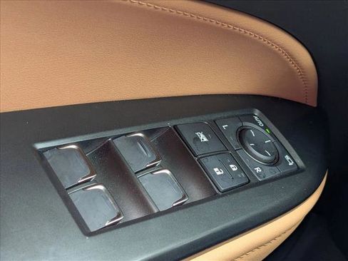 Used 2025 Lexus NX 250 FWD w/ Premium Package image 14