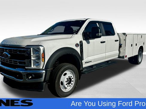 New 2025 Ford F450 XL w/ XL Chrome Package image 27