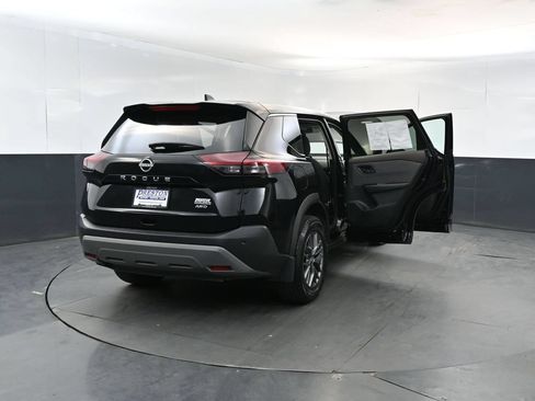 Used 2023 Nissan Rogue S AWD/4WD image 29