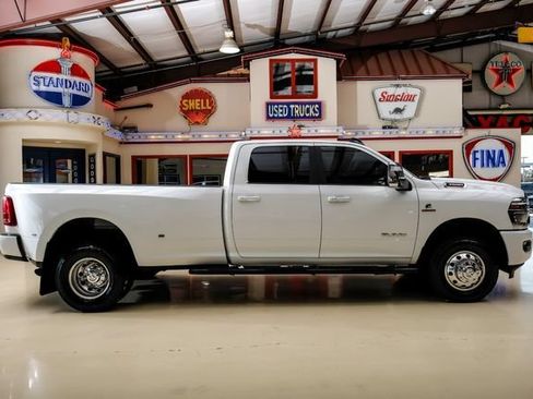 Used 2026 RAM 3500 Laramie AWD/4WD image 10