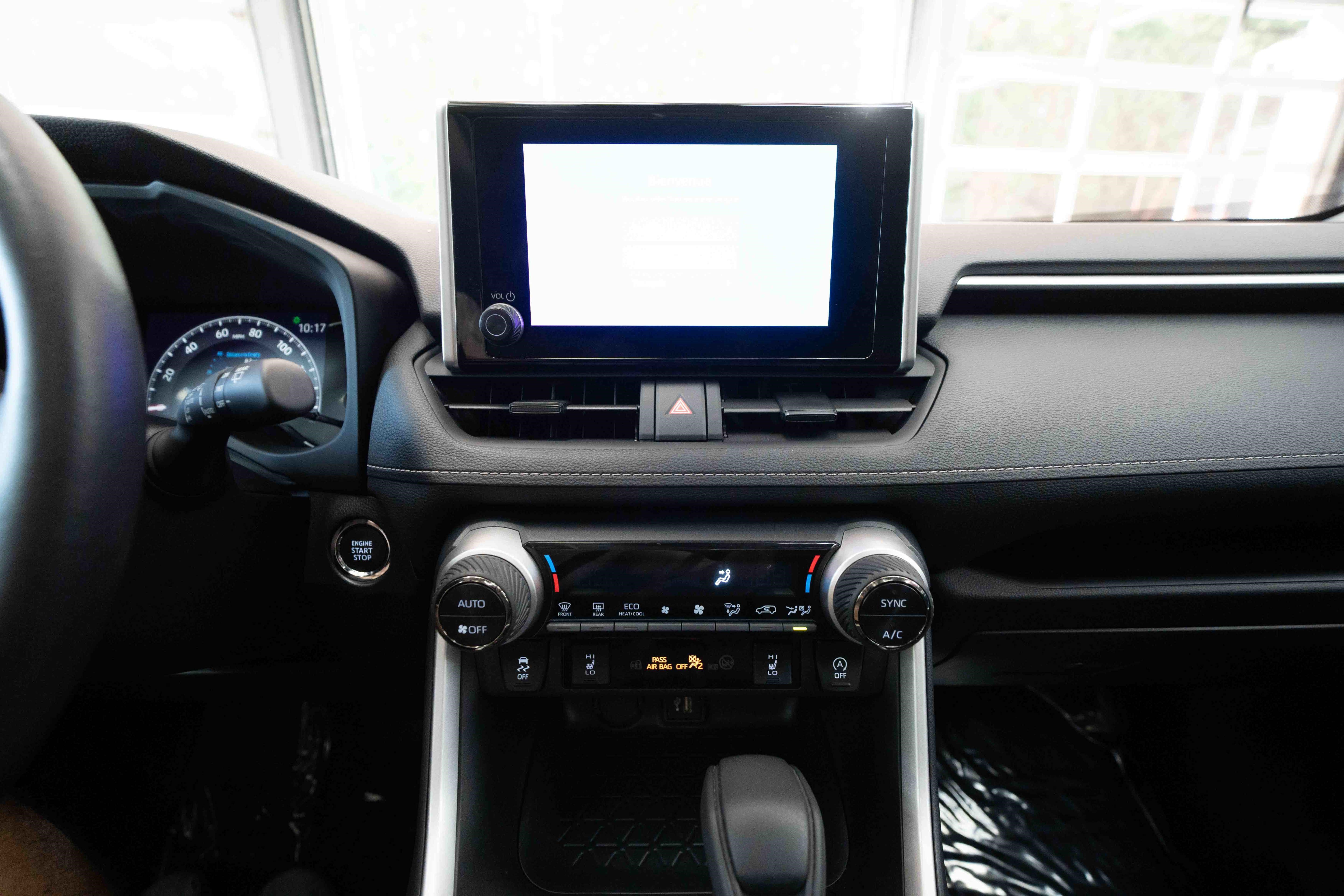 Used 2025 Toyota RAV4 XLE w/ Convenience Package AWD/4WD image 18