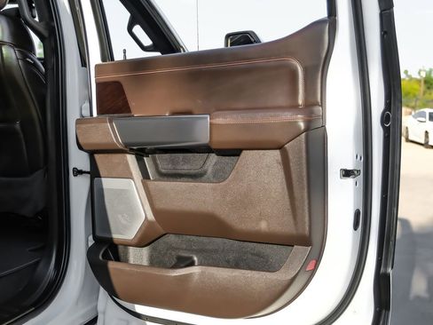 Used 2023 Ford F250 King Ranch w/ Chrome Package image 48