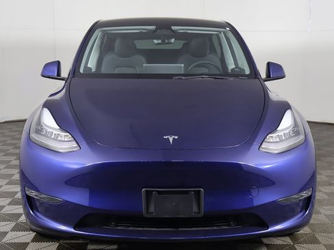 Used 2023 Tesla Model Y Long Range image 12