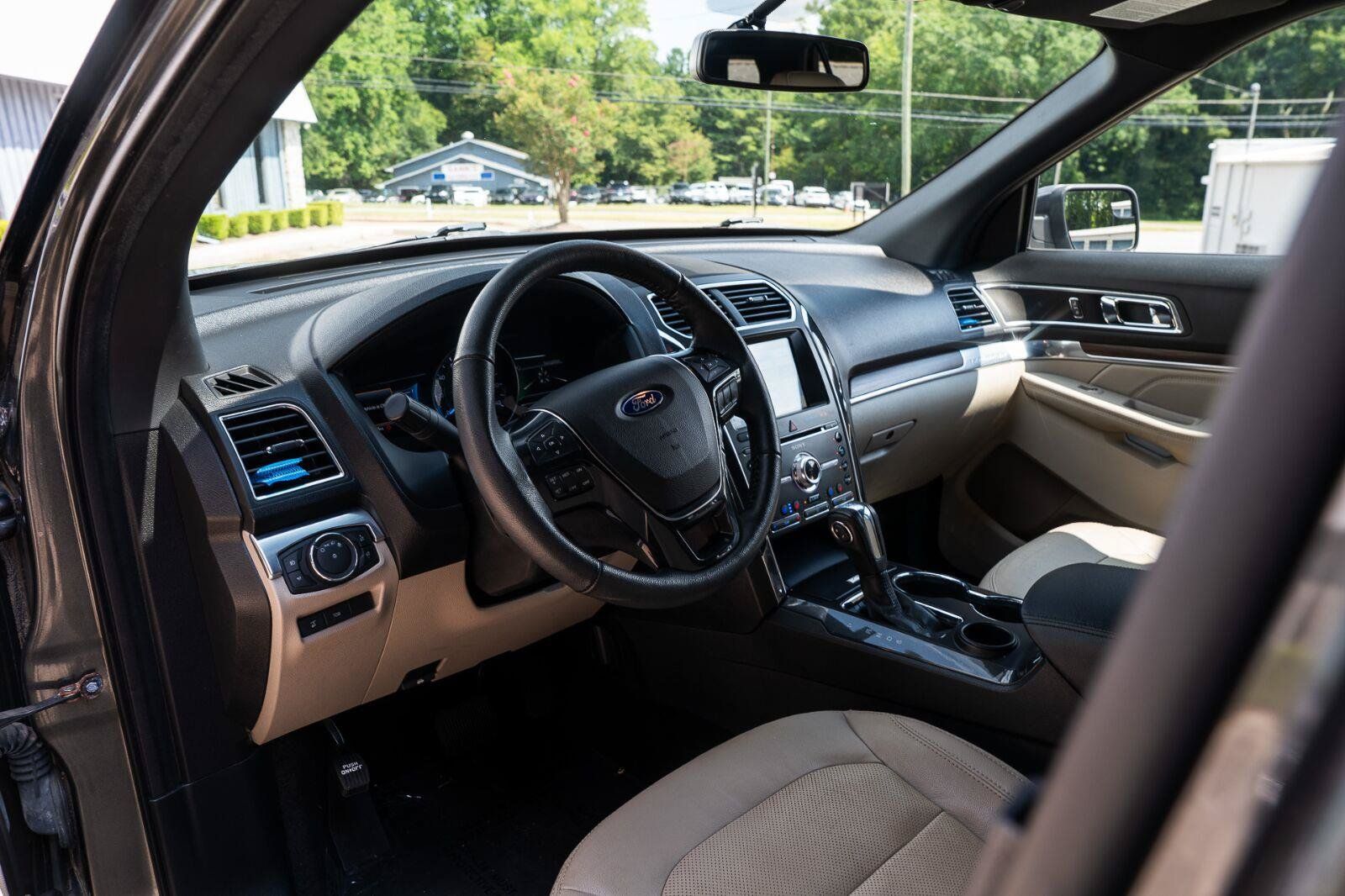Used 2018 Ford Explorer Limited FWD image 21
