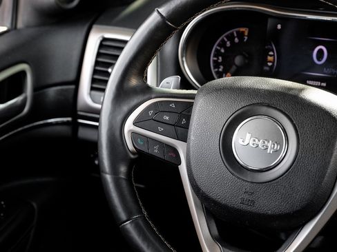 Used 2017 Jeep Grand Cherokee Limited image 27