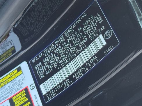 Used 2025 Toyota Camry LE image 28