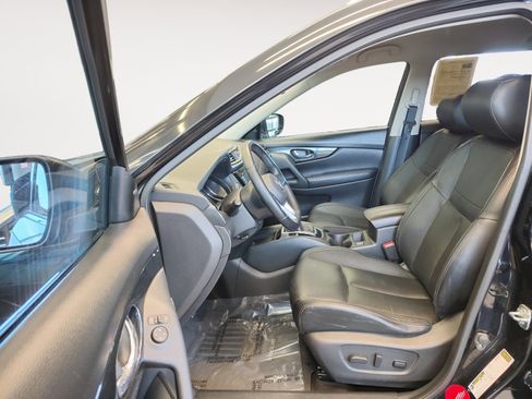 Used 2018 Nissan Rogue SL image 26