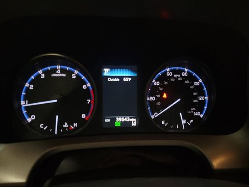 Used 2018 Toyota RAV4 XLE AWD/4WD image 23