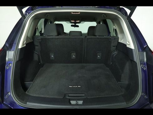 Used 2025 Nissan Rogue SV image 14