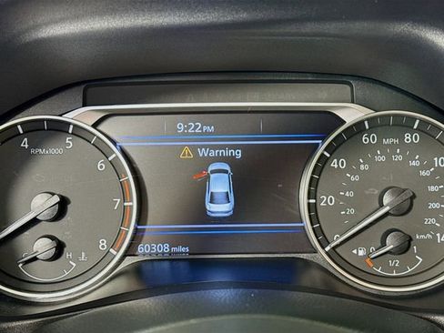 Used 2024 Nissan Altima 2.5 SV FWD image 10