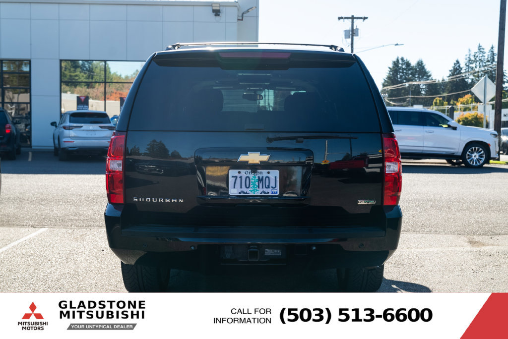 Used 2012 Chevrolet Suburban LT w/ Luxury Package AWD/4WD image 6