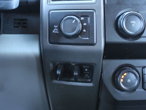 Used 2022 Ford F250 XL w/ Power Equipment Group image 27