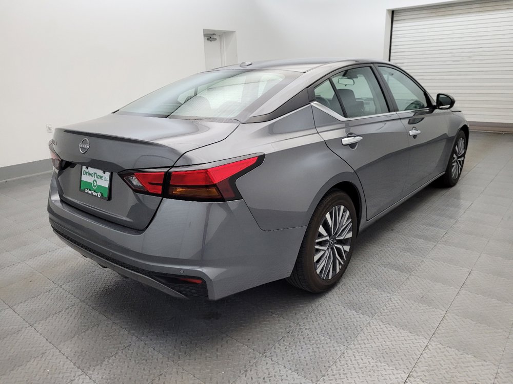 Used 2025 Nissan Altima 2.5 SV FWD image 9
