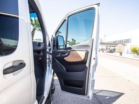 Used 2022 Mercedes-Benz Sprinter 3500 image 22