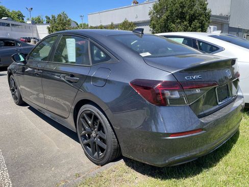 Used 2025 Honda Civic Sport image 3