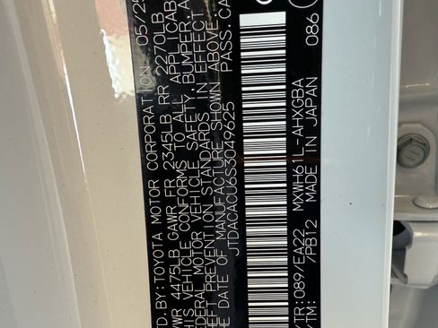 Certified 2025 Toyota Prius Plug-In Hybrid image 36